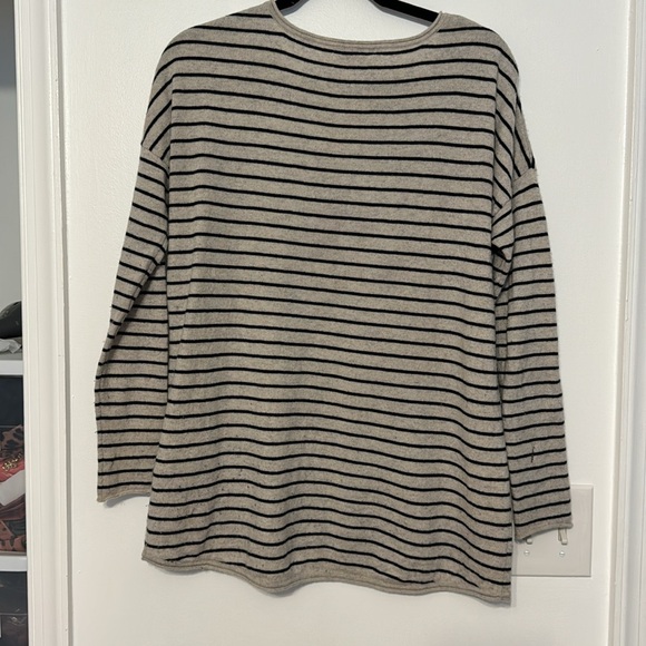 Vince Wool & Cashmere Striped Sweater - Picture 3 of 10